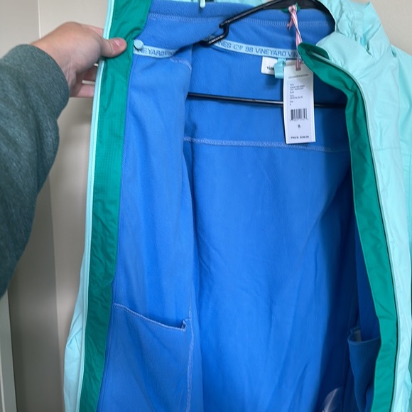 Vineyard Vines - Picture 7 of 10